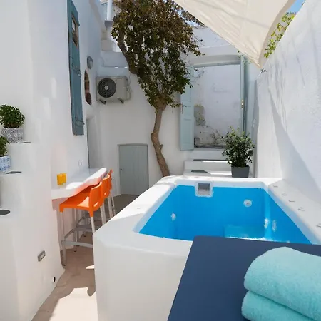 Villa Santorini-treasures Mallisa Traditional *